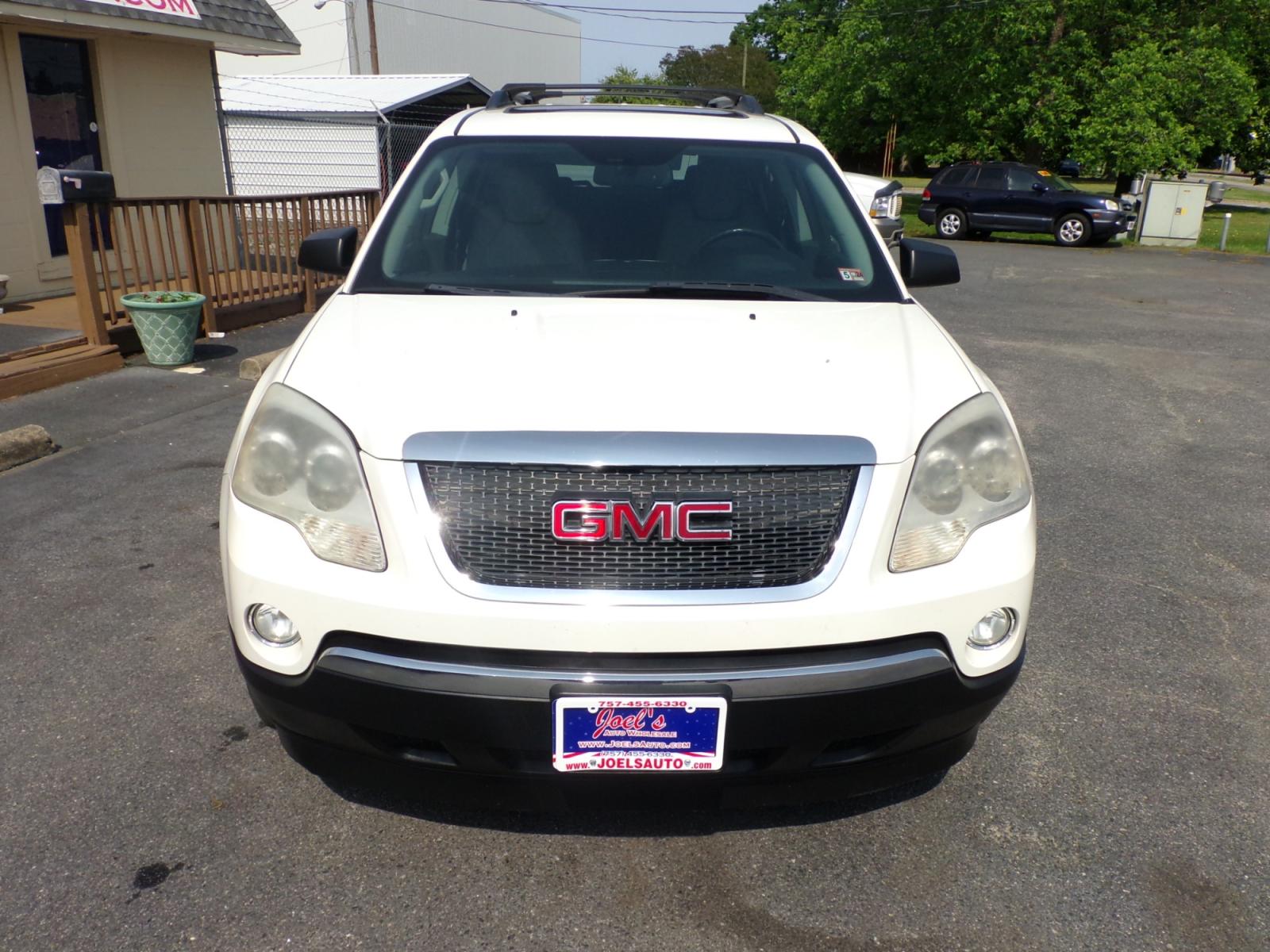 2011 white GMC Acadia SLE-2 FWD (1GKKRPED0BJ) with an 3.6L V6 DOHC 24V engine, 6-Speed Automatic transmission, located at 5700 Curlew Drive, Norfolk, VA, 23502, (757) 455-6330, 36.841885, -76.209412 - Photo #3