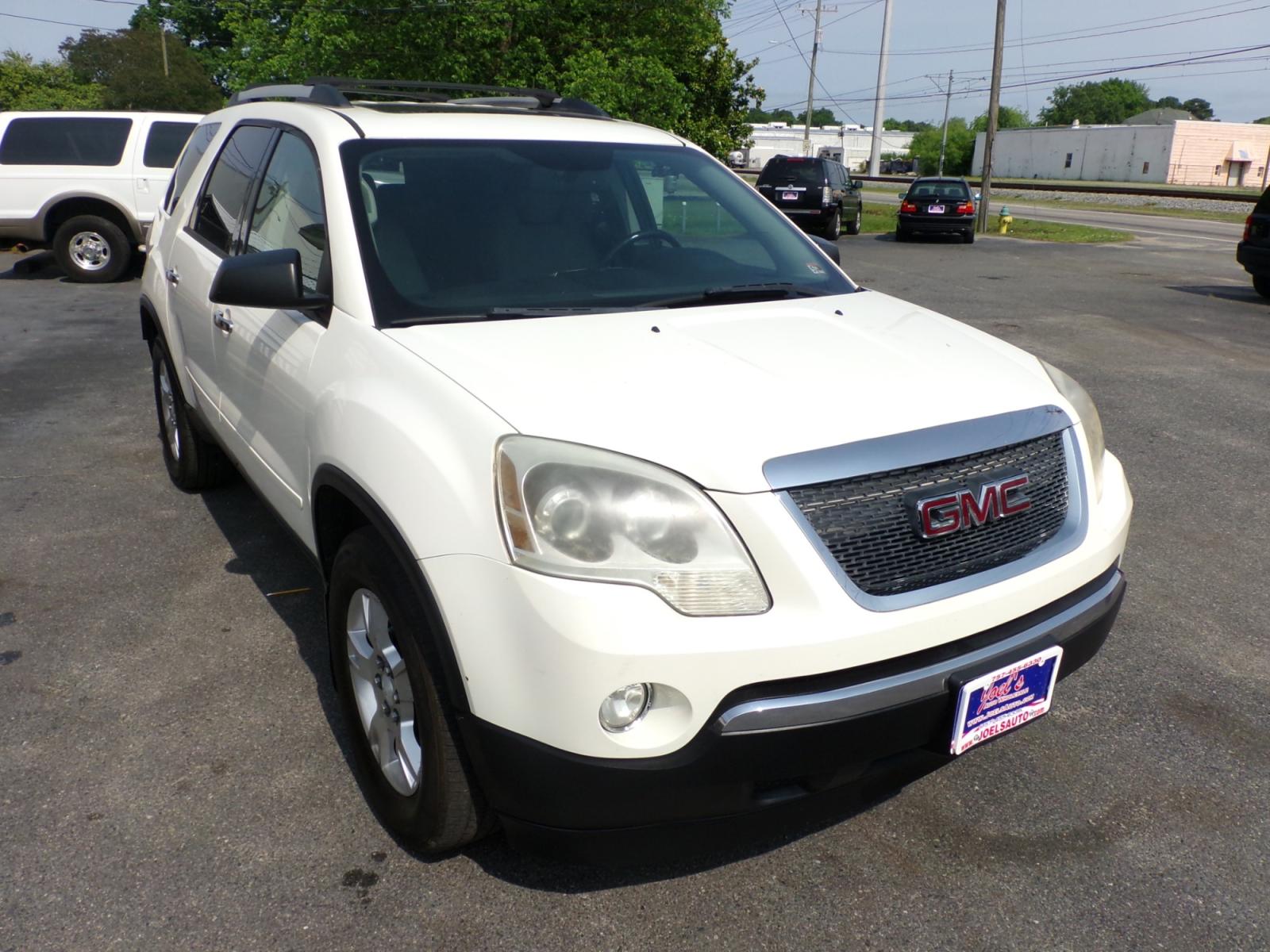 2011 white GMC Acadia SLE-2 FWD (1GKKRPED0BJ) with an 3.6L V6 DOHC 24V engine, 6-Speed Automatic transmission, located at 5700 Curlew Drive, Norfolk, VA, 23502, (757) 455-6330, 36.841885, -76.209412 - Photo #4